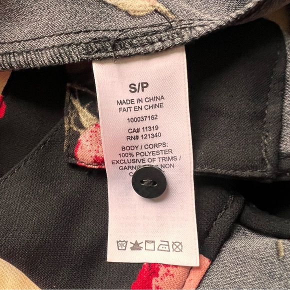 Dynamite Black Floral Button Down Wrap Dress V Neck Long Sleeves NWT Size S - Picture 11 of 17